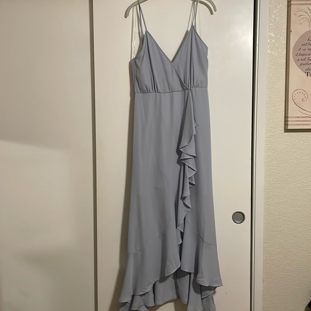 Flowy dress with ruffled hem